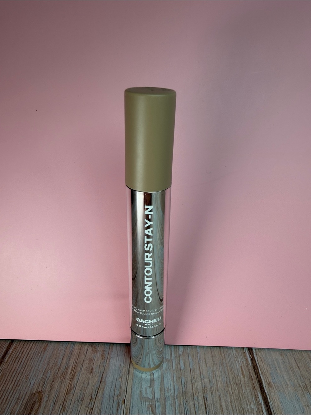 ContourStay-N Liquid Contour in 02 Giving Iconic